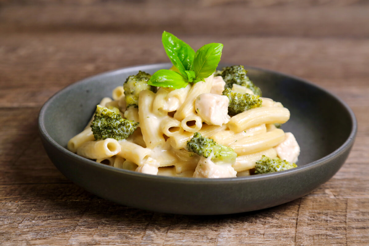 Cover the key food groups with this well-rounded meal of pasta, lean protein and vegetables, all medlied into a delicious creamy sauce.
