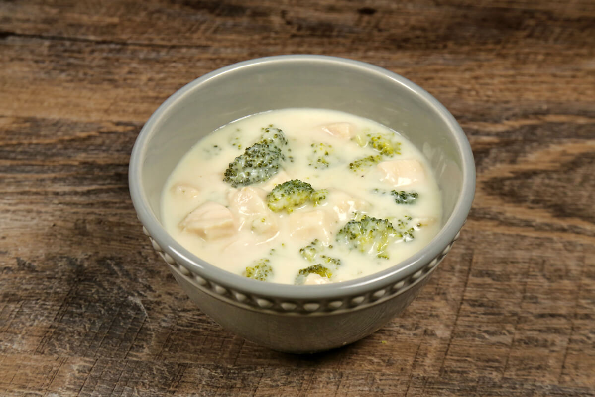 Cover the key food groups with this well-rounded meal of pasta, lean protein and vegetables, all medlied into a delicious creamy sauce.