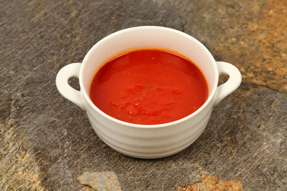In true Apulian tradition, our tomato-basil sauce starts with great Italian staples like garlic, tomatoes, extra-virgin olive oil and basil. By using simple ingredients, delicately cooked, we lock in layers of flavor for a sauce that is perfect with any shape or style pasta.